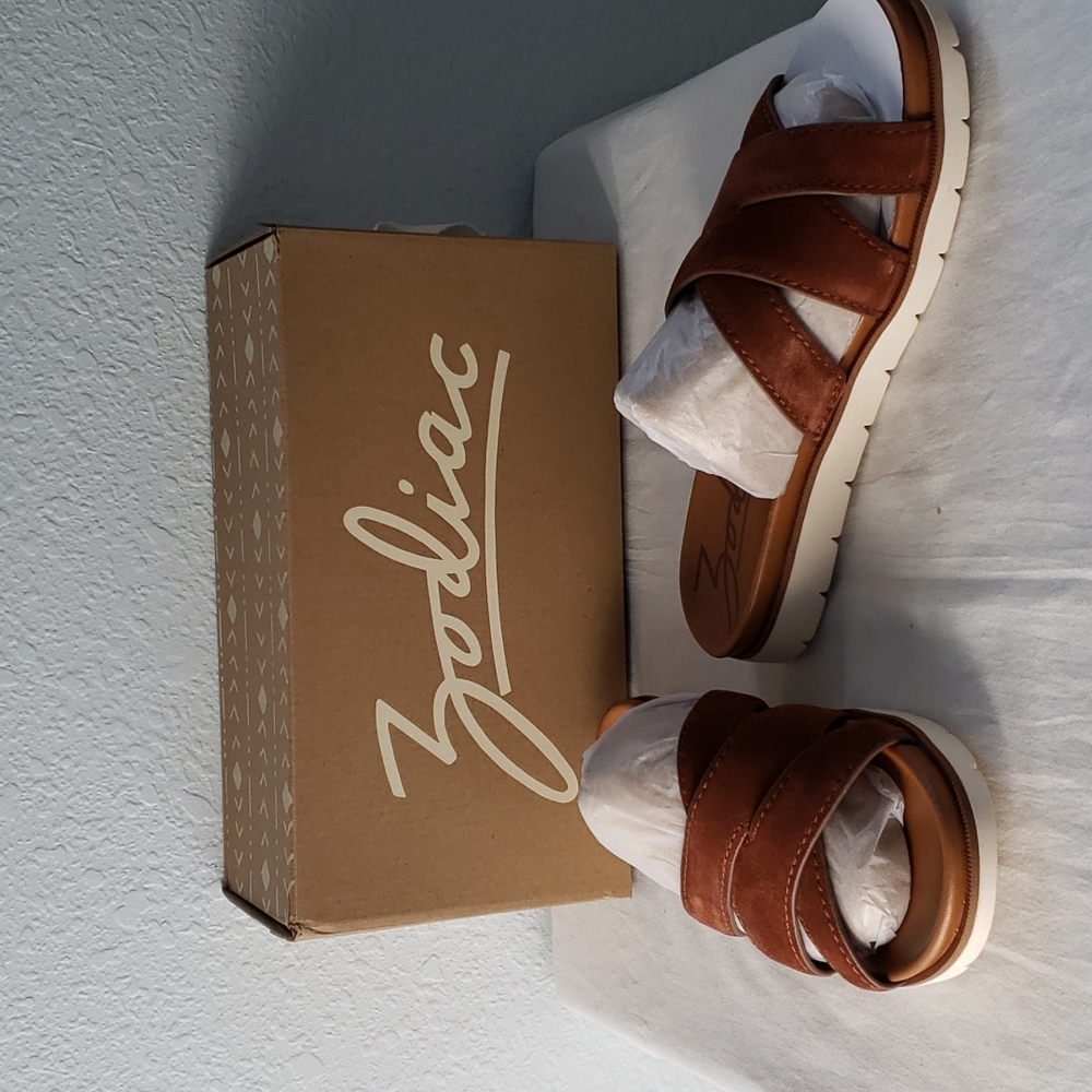NEW Zodiac Naila Suede Sandal